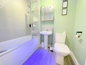 Jefferson Way- click for photo gallery